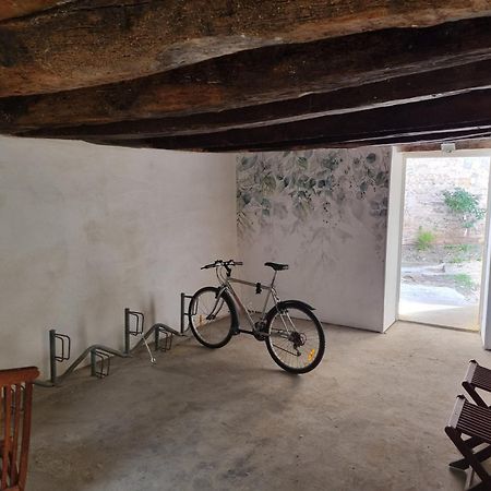 Fenetre Sur Cour Du Docteur Privey - Secure Park Bike - Voie Bleue Hotel Tournus Exterior photo