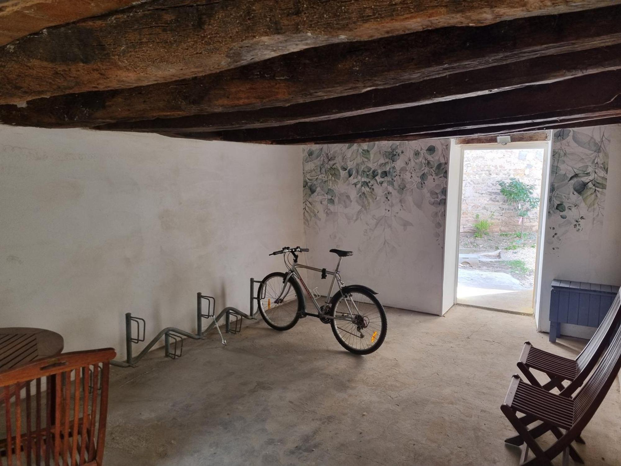 Fenetre Sur Cour Du Docteur Privey - Secure Park Bike - Voie Bleue Hotel Tournus Exterior photo